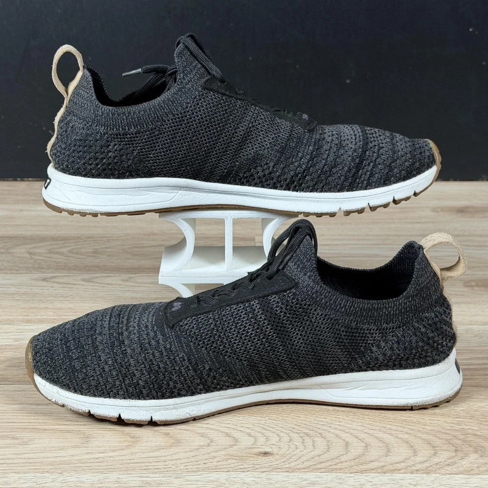 True Linkswear Golf Shoes Mens Size 9 Black Gray True Knit Spikeless Breathable